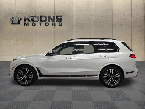 Used 2023 BMW X7 xDrive40i w/ M Sport Package AWD/4WD image 4