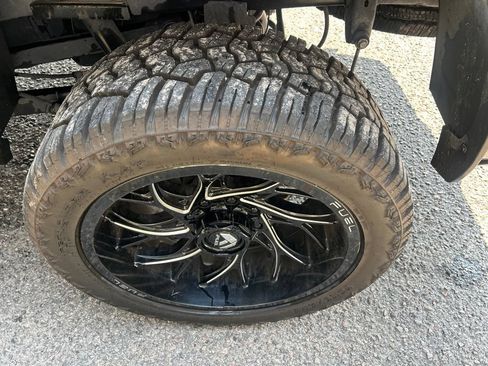 Used 2024 RAM 2500 Tradesman w/ Chrome Appearance Group AWD/4WD image 8