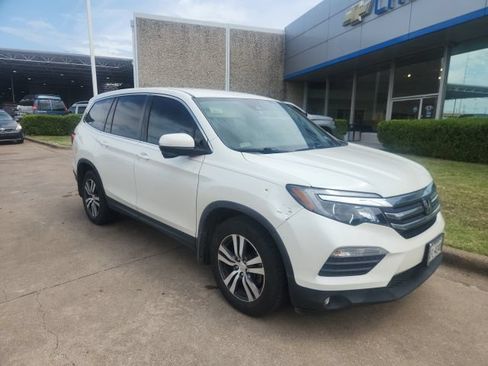 Used 2017 Honda Pilot EX image 1