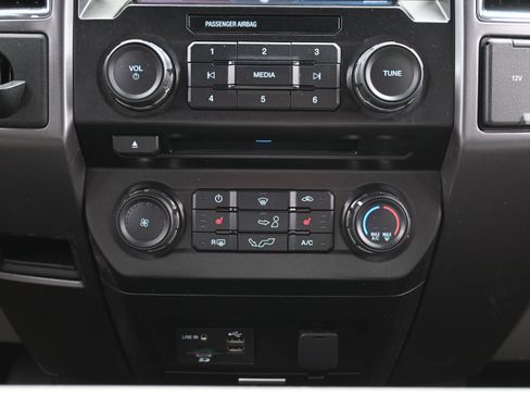 Used 2015 Ford F150 XLT w/ Equipment Group 302A Luxury image 34