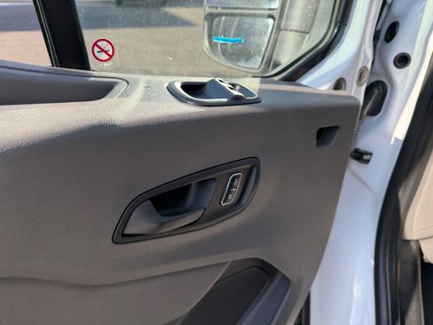 Used 2024 Ford Transit 250 Low Roof w/ Exterior Upgrade Package RWD image 16