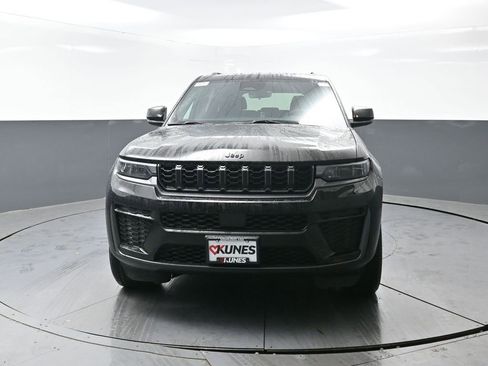 New 2026 Jeep Grand Cherokee Laredo AWD/4WD image 4