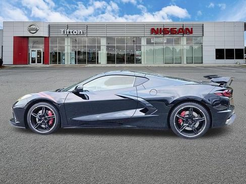 Used 2022 Chevrolet Corvette Stingray Preferred Cpe w/ Z51 Performance Package RWD image 7