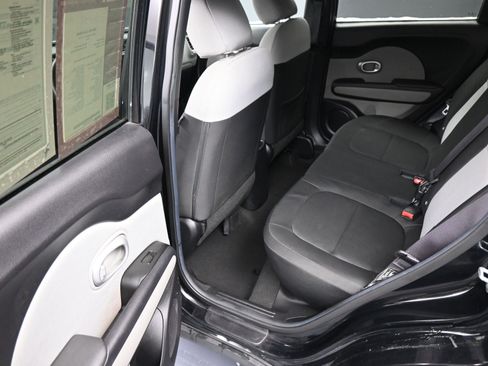 Used 2014 Kia Soul Base image 17
