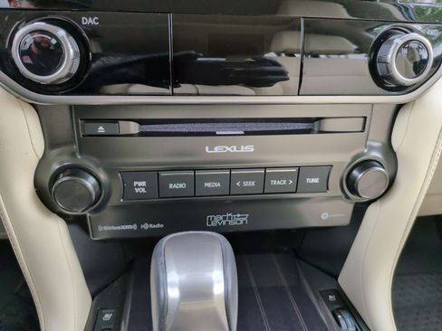 Used 2022 Lexus GX 460 Premium image 19