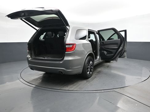 Used 2022 Dodge Durango R/T w/ Blacktop Package AWD/4WD image 31
