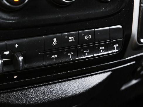 Used 2016 RAM 3500 SLT w/ Cold Weather Group image 23