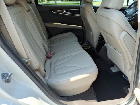 Certified 2023 Lincoln Nautilus AWD w/ Premium Package image 28