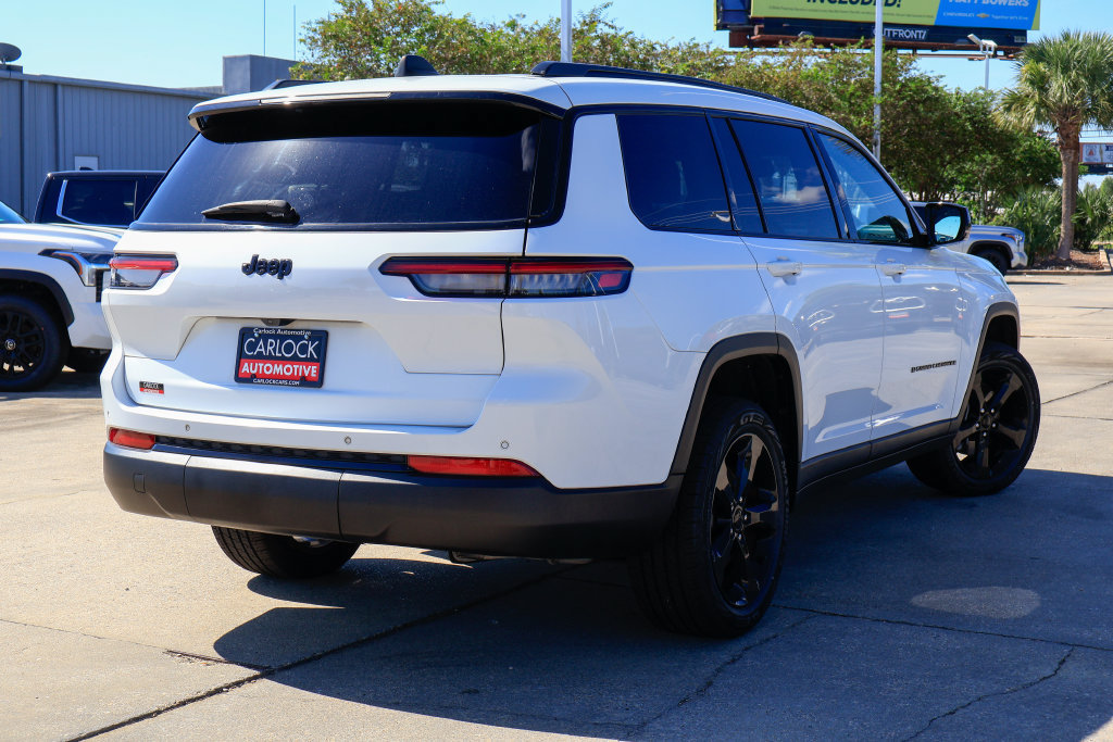 Used 2023 Jeep Grand Cherokee L Laredo RWD image 3