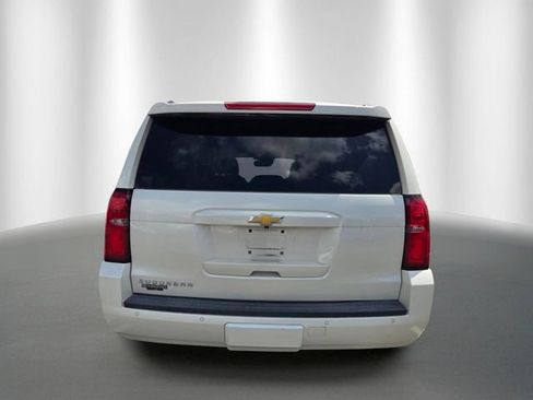 Used 2015 Chevrolet Suburban LT w/ Luxury Package RWD image 3