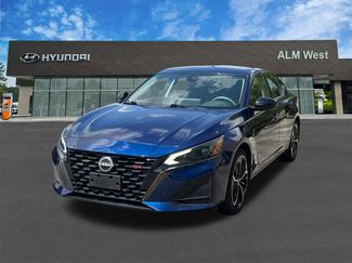 Used 2023 Nissan Altima 2.5 SR w/ SR Premium Package FWD video 1