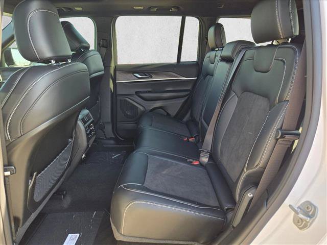 New 2026 Jeep Grand Cherokee Altitude AWD/4WD image 15
