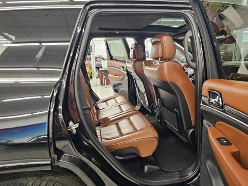 Used 2021 Jeep Grand Cherokee Overland image 37