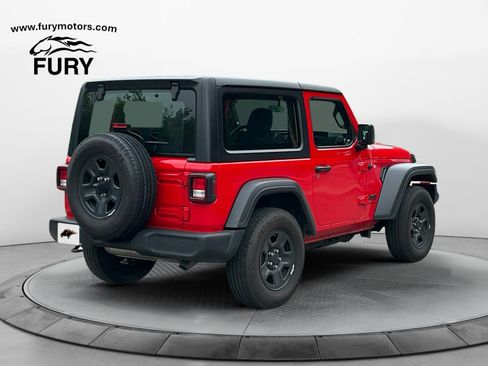 Used 2022 Jeep Wrangler Sport AWD/4WD image 3