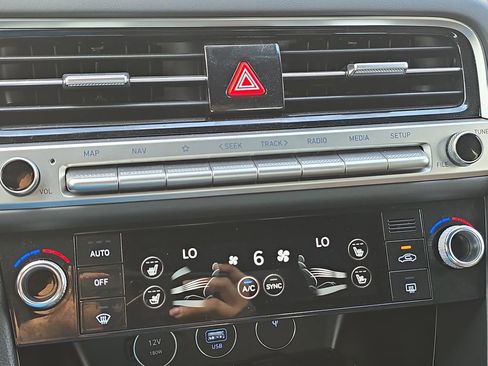 Used 2025 Genesis G70 2.5T w/ Sport Prestige Package image 23