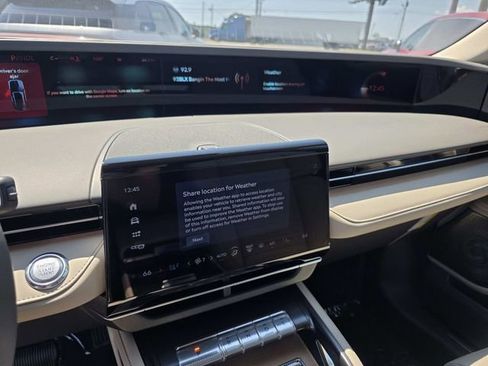 New 2025 Lincoln Nautilus Reserve image 10