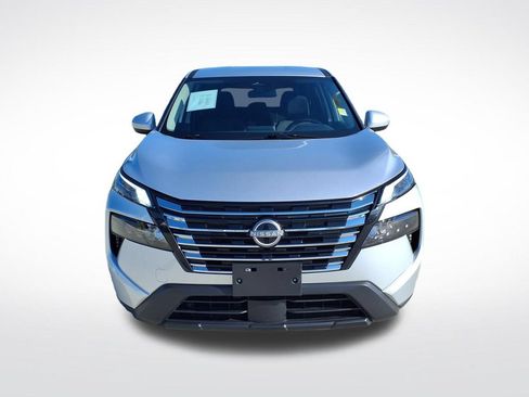 Used 2025 Nissan Rogue SV FWD image 2