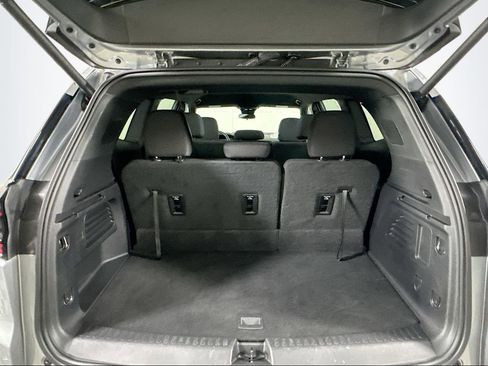 Used 2025 GMC Acadia Elevation image 31