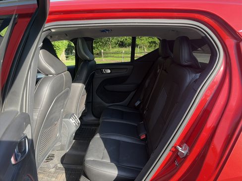 Used 2021 Volvo XC40 T5 Momentum w/ Premium Package AWD/4WD image 21