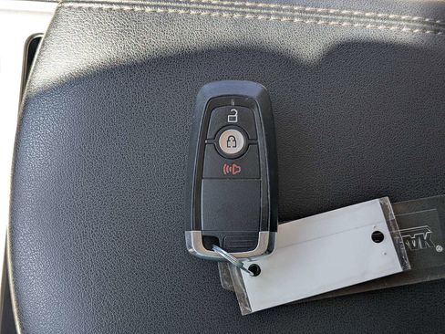 Used 2023 Ford Edge SEL AWD/4WD image 32