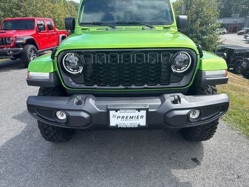 New 2025 Jeep Gladiator Sport image 6