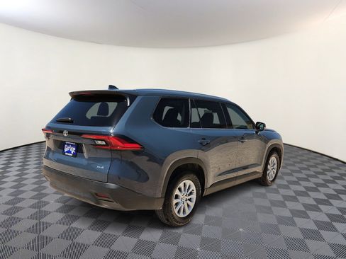 Used 2024 Toyota Grand Highlander FWD image 4