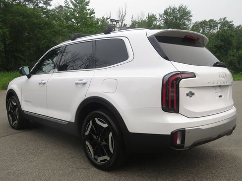 Used 2023 Kia Telluride EX w/ EX Captain's Chair Package AWD/4WD image 7