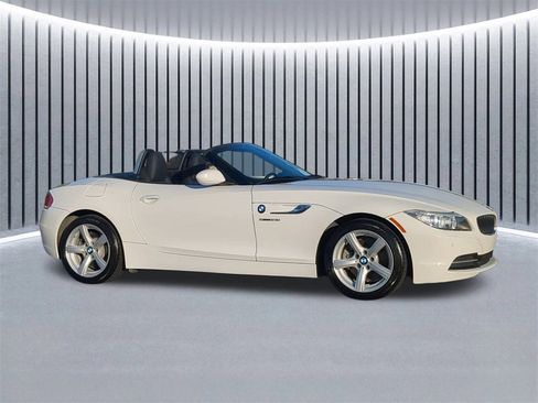 Used 2016 BMW Z4 sDrive28i image 3