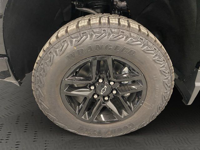 New 2026 Chevrolet Silverado 1500 Custom Trail Boss w/ Midnight Edition AWD/4WD image 10