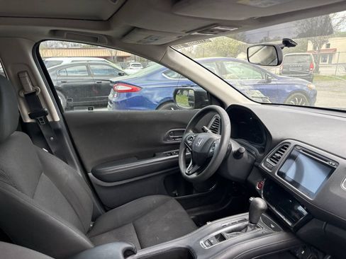 Used 2017 Honda HR-V EX image 8