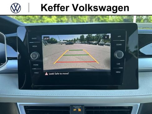New 2026 Volkswagen Taos SE FWD image 24