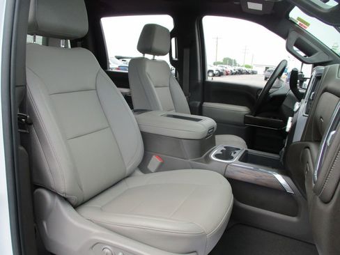 Used 2022 GMC Sierra 3500 SLT w/ SLT Convenience Package AWD/4WD image 25