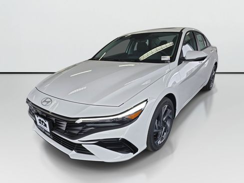 New 2026 Hyundai Elantra Limited FWD image 8