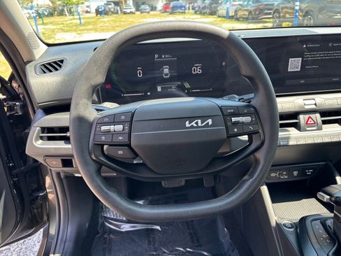 Used 2025 Kia K4 LXS FWD image 30