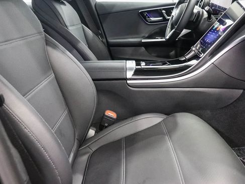 Used 2025 Mercedes-Benz C 300 4MATIC Sedan image 17