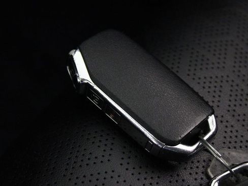 Used 2021 Kia Sorento S image 26