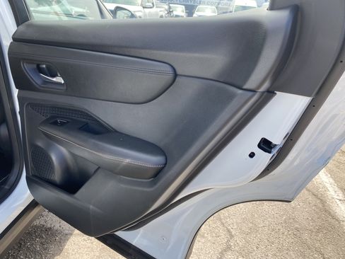 Used 2023 Nissan Ariya FWD image 19