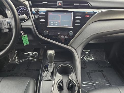 Used 2018 Toyota Camry SE image 14