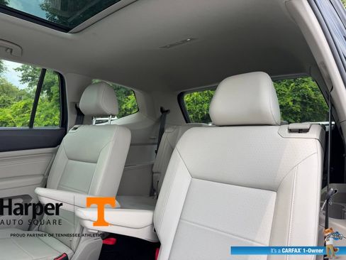 Used 2023 Volkswagen Atlas SE w/ Panoramic Sunroof Package AWD/4WD image 9
