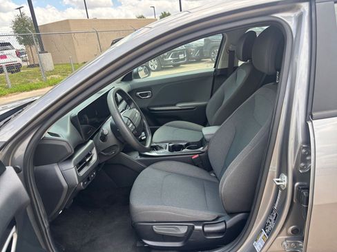 Used 2025 Kia K4 FWD image 24
