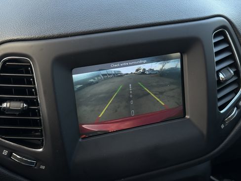 Used 2019 Jeep Compass Latitude w/ Popular Equipment Group image 21