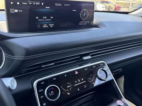 Used 2024 Genesis GV80 2.5T image 19