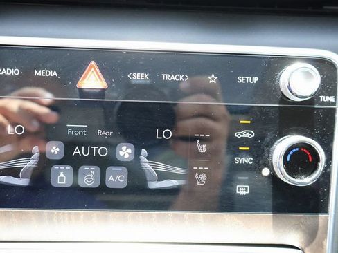 Used 2025 Genesis GV80 3.5T Prestige AWD/4WD image 34