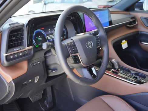New 2026 Toyota Crown Signia AWD/4WD image 21