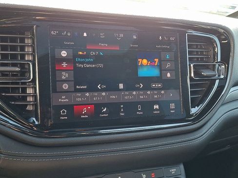 Used 2022 Dodge Durango GT image 3