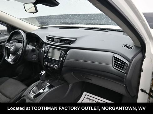 Used 2020 Nissan Rogue SV w/ Premium Package image 8