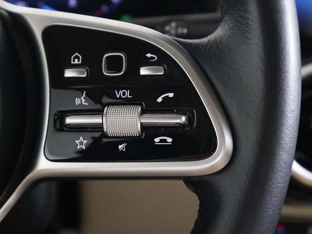 Used 2022 Mercedes-Benz GLB 250 4MATIC image 38