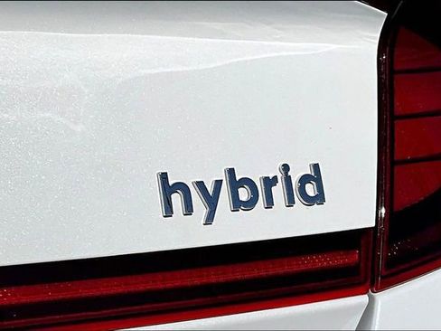 Used 2023 Hyundai Sonata Limited w/ Winter Weather Package FWD image 23