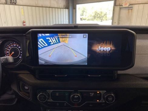 Used 2026 Jeep Wrangler Sport image 41