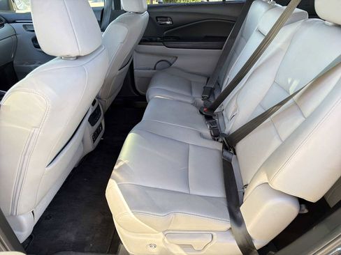 Used 2017 Honda Pilot Touring image 15
